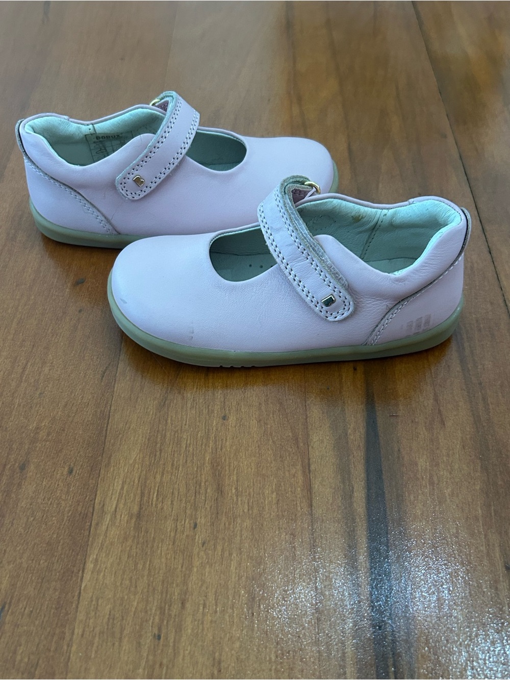 NWOB Bobux I-Walk Delight Girls Leather Soft Pink Shoe Size EU24 US8